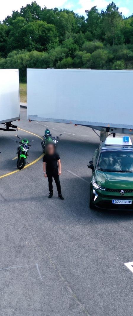 Servicios Aéreos con Drone en Galicia: Especialista en Hoteles y Autoescuelas — social-content — Vigo — foto 1